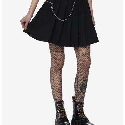 Social Collision Black Grommet Chain Pleated Skirt